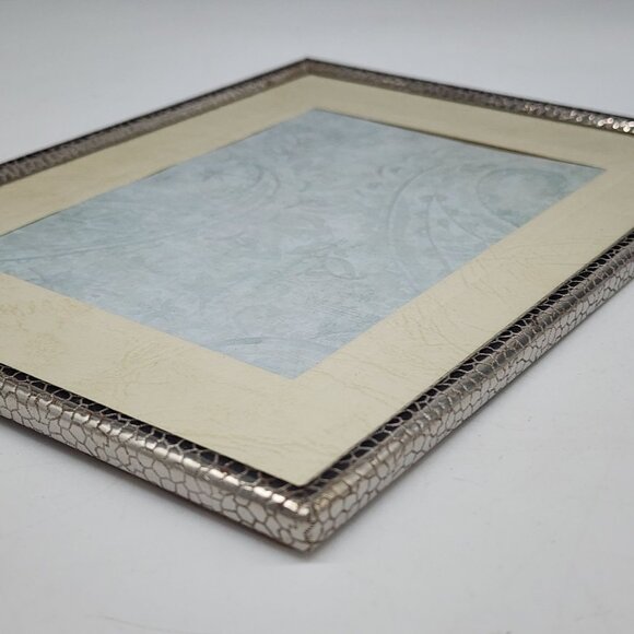 Vintage Antique Textured Silver Metal Picture Frame Embossed Leather Design - Picture 10 of 11